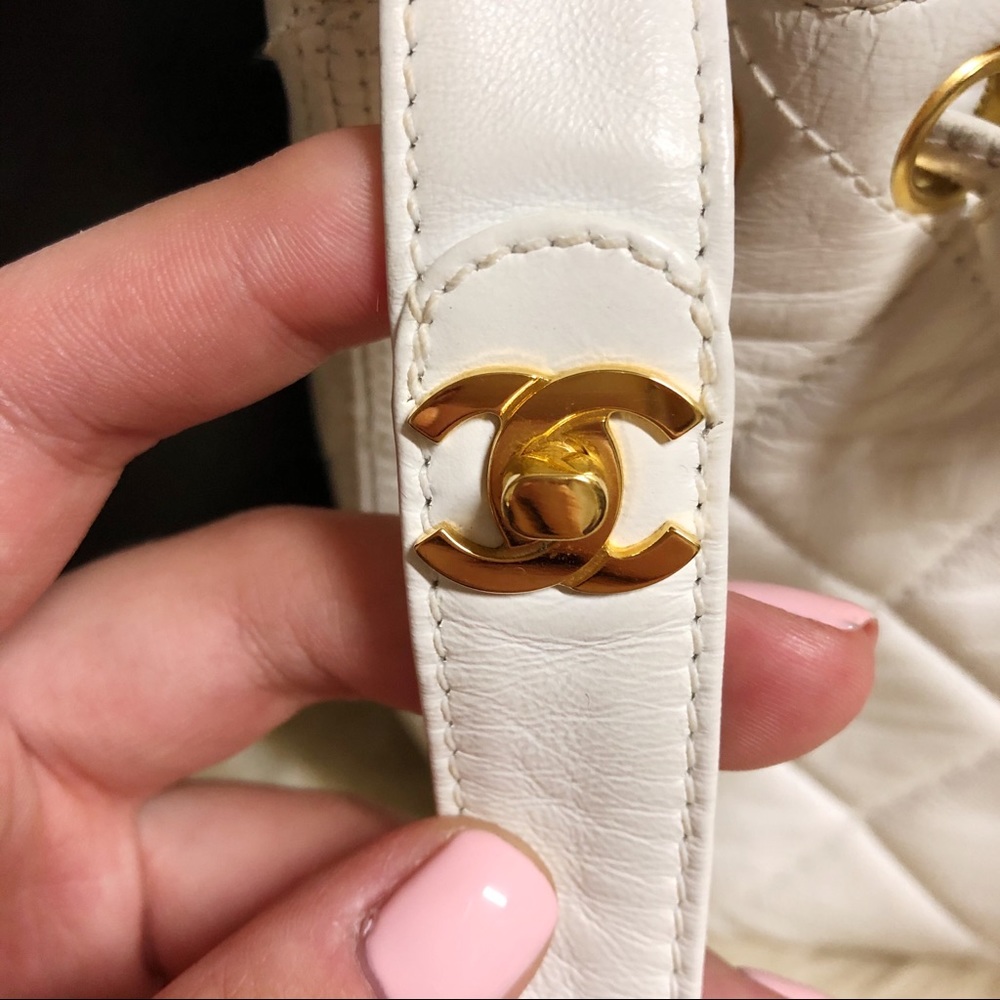 ❤️CHANEL❤️ WHITE BUCKET BAG - Picture 5 of 15